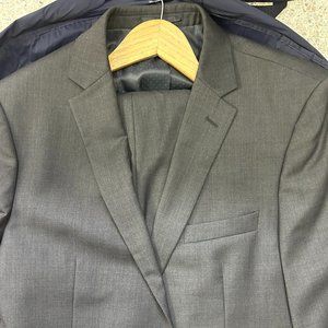 Mantoni 44R Men Grey Suit